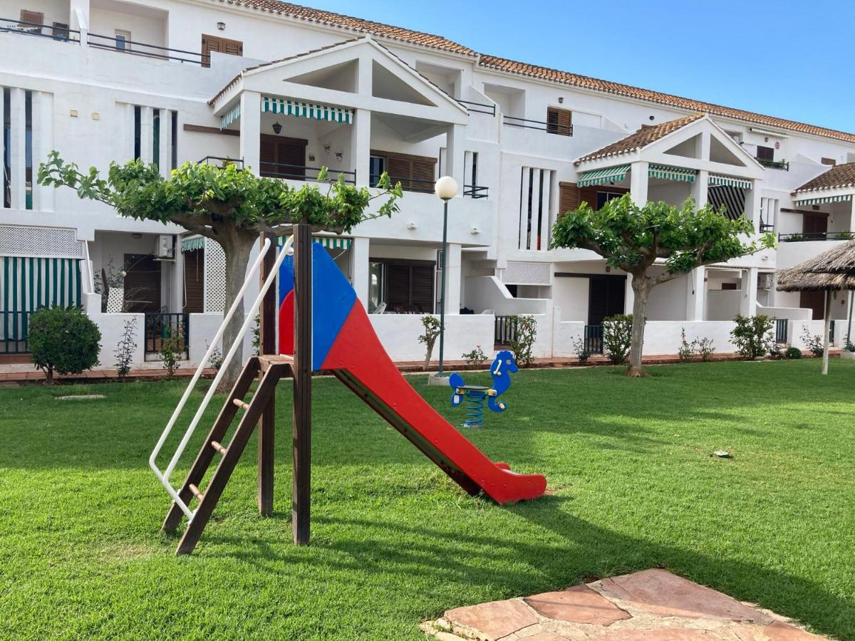 Chalet Adosado En Urbanizacion Con Precioso Jardin Denia Eksteriør bilde
