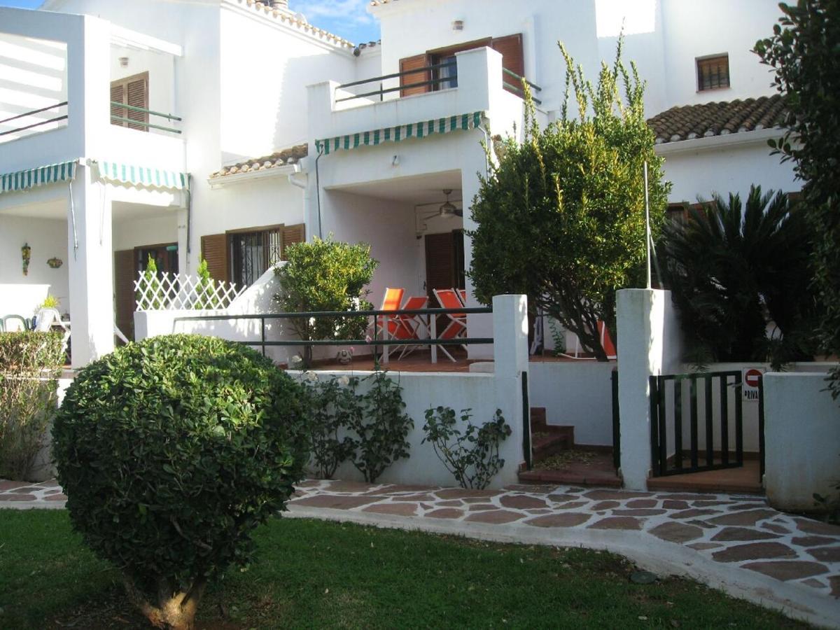 Chalet Adosado En Urbanizacion Con Precioso Jardin Denia Eksteriør bilde