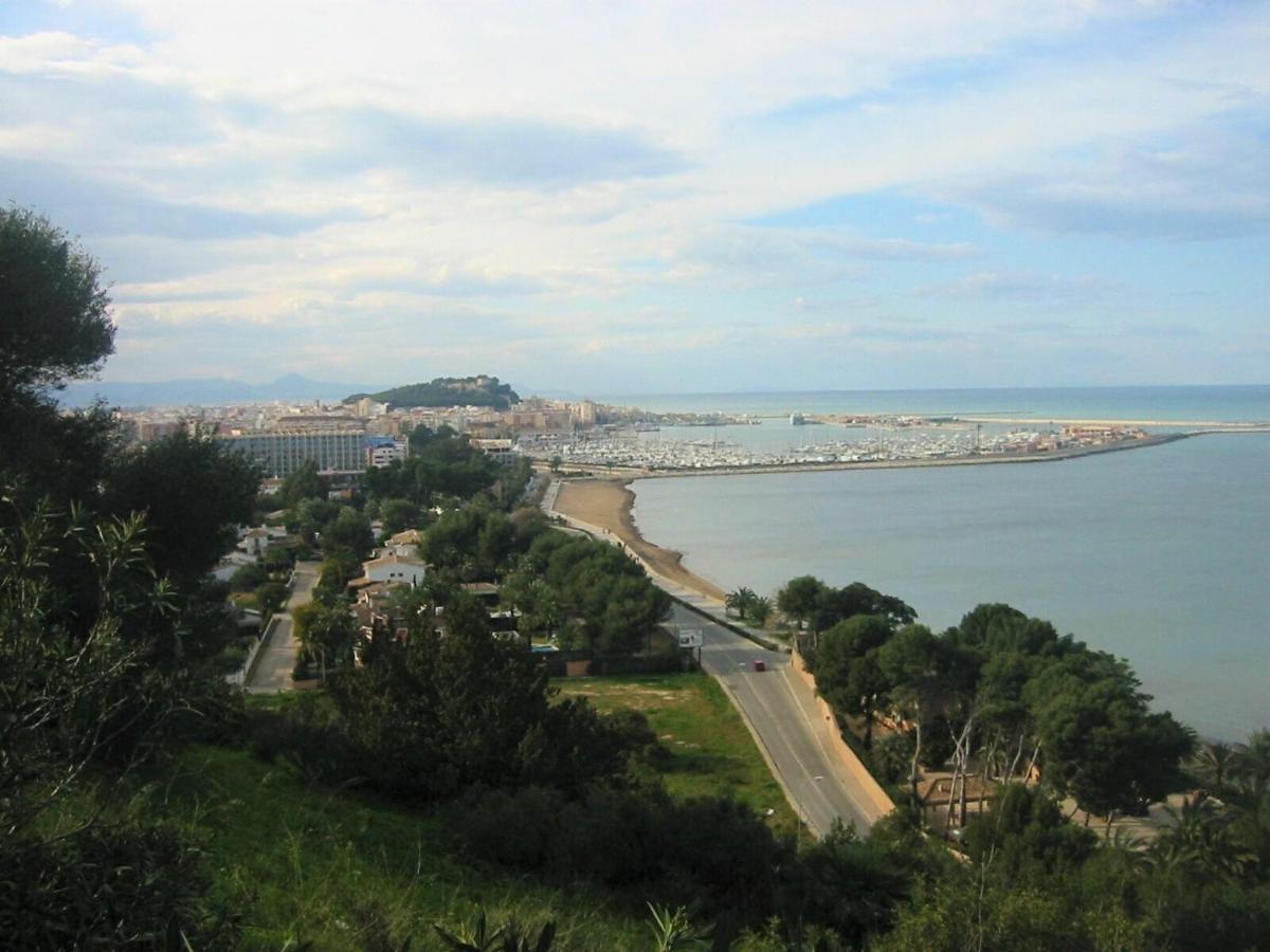Chalet Adosado En Urbanizacion Con Precioso Jardin Denia Eksteriør bilde