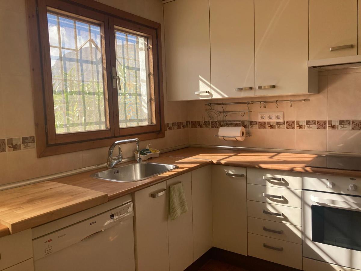 Chalet Adosado En Urbanizacion Con Precioso Jardin Denia Eksteriør bilde